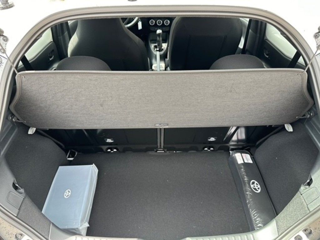 Foto 1 - Aygo X Business Edition, Schneeweiß