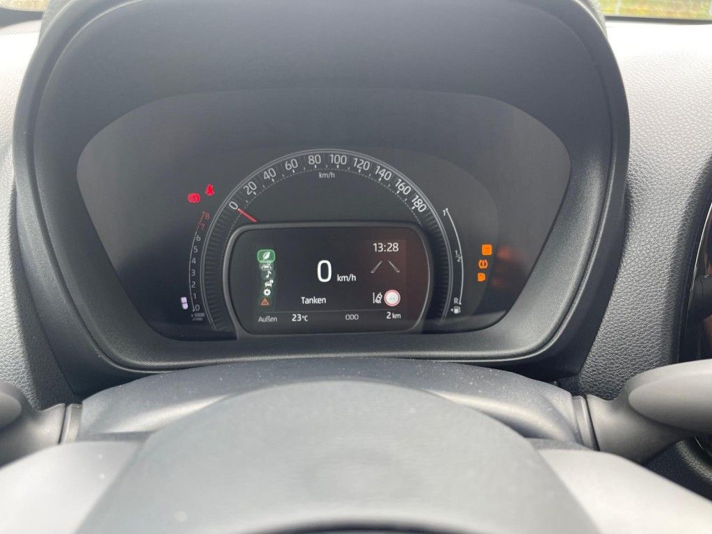 Foto 1 - Aygo X Business Edition (AB7), Celestite grey metallic