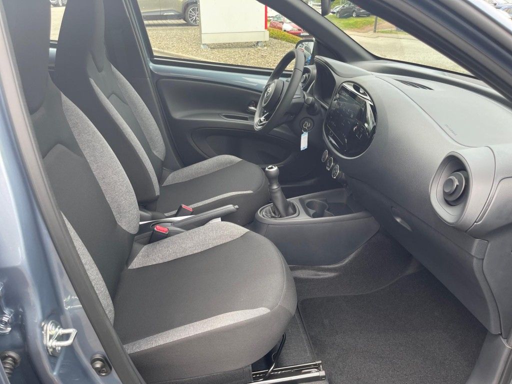 Foto 1 - Aygo X Business Edition (AB7), Celestite grey metallic