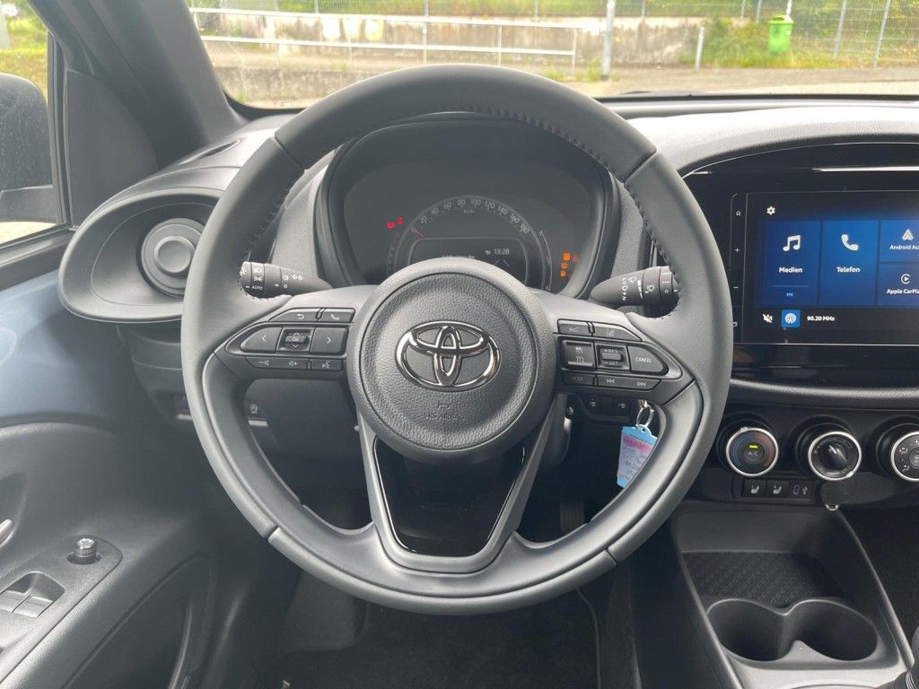 Foto 1 - Aygo X Business Edition (AB7), Celestite grey metallic