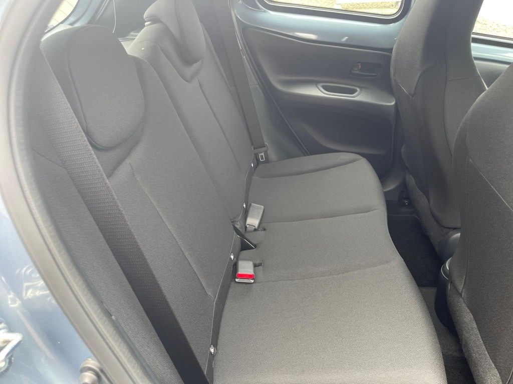 Foto 1 - Aygo X Business Edition (AB7), Celestite grey metallic