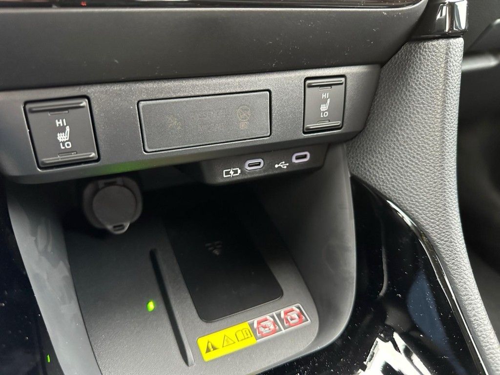 Foto 1 - Yaris Hybrid 116 1.5 VVT-i Teamplayer (XPA1), Mysticschwarz Mica