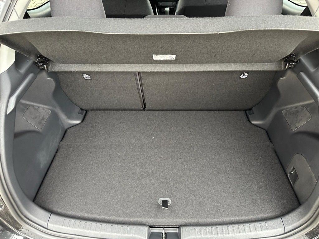 Foto 1 - Yaris Hybrid 116 1.5 VVT-i Teamplayer (XPA1), Mysticschwarz Mica