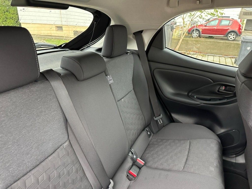 Foto 1 - Yaris Hybrid 116 1.5 VVT-i Teamplayer (XPA1), Mysticschwarz Mica