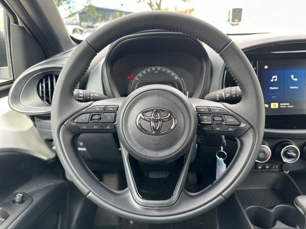 Foto 1 - Aygo X S-CVT Business Edition, Schneeweiß