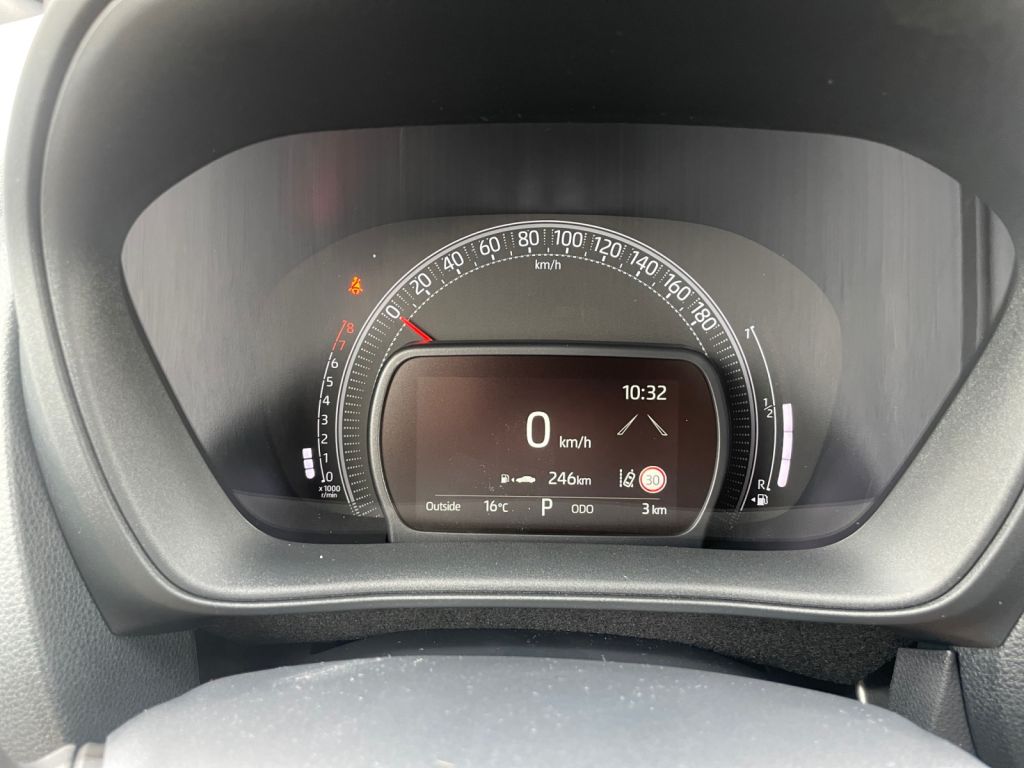 Foto 1 - Aygo X S-CVT Business Edition ST-Line, Schneeweiß