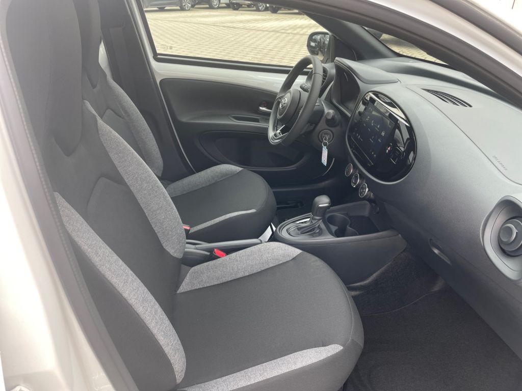 Foto 1 - Aygo X S-CVT Business Edition ST-Line, Schneeweiß